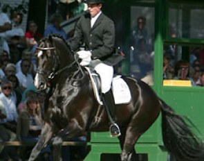Stefan Wolff and His Highness at the 2005 Bundeschampionate :: Photo © Astrid Appels