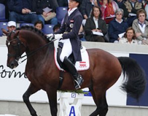 Austrian Renate Voglsang and Fabriano took the opportunity to ride in the Aachen kur when Beatriz Ferrer-Salat dropped out.