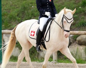 Swiss Sharon Holtschi on Pegasus B
