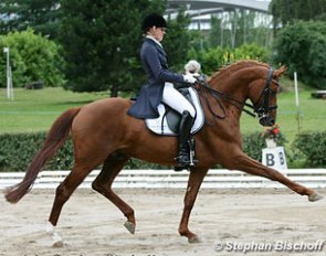Young rider Paula de Boer on Licensing Champion Le Rouge