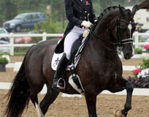 Charlotte Dujardin and Valegro sweep the boards at the 2012 CDI Hartpury