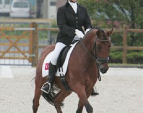 Turkish FEI pony rider Melanie Cosar on Highlight