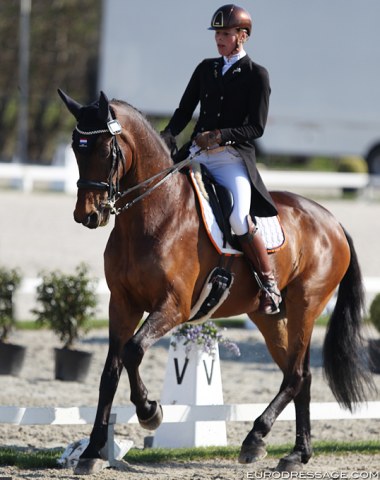 Agatha van der Lei on the 12-year old KWPN bred Caron (by Florencio x Goodtimes). The pair was eliminated as blood was detected at the tack check after the test