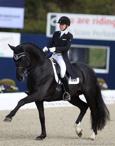 Susan Pape on Libertad (by Londontime x San Remo)