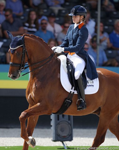 Nice to see the young professional Anne Meulendijks (who just got nominated on the Dutch team for the 2019 European Championships) also bringing along younger talent to secure  future and succession in the sport. Here she is on Hot-Spot PB (by Dancer x Cocktail)