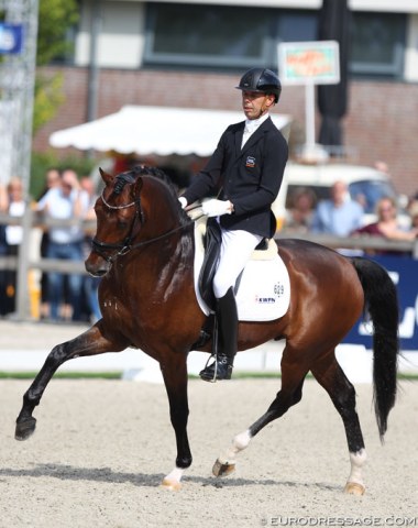 Hans Peter Minderhoud took over the ride on KWPN stallion In Style (by Eye Catcher x Lorentin) from Renate van Vliet-van Uytert who gave birth to her first child in May