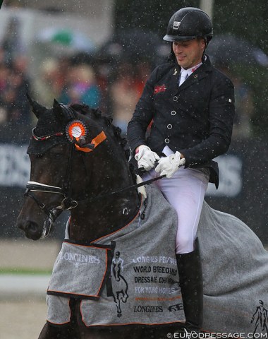 Frederic Wandres and Zucchero in the rainy prize giving