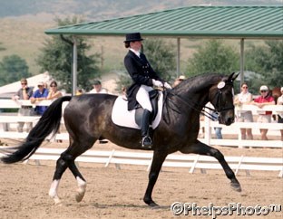 Jacqueline Paxton on Cinbad at the 2000 NAYRC :: Photo © Mary Phelps