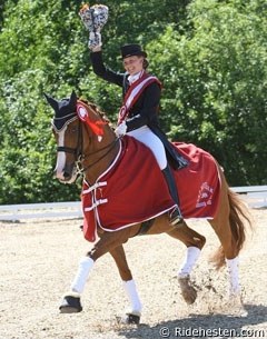 Cathrine Dufour and Cadillac win the 2009 Danish Junior Riders Championships :: Photo © Ridehesten.com