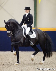 Edward Gal and Totilas win the 2009 Dutch Indoor Championships :: Photo © Leanjo de Koster
