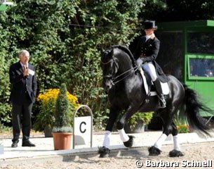 A Dutch horse on "holy" German ground: Jessica Süss & Zorro did a demonstration with Christoph Hess commenting
