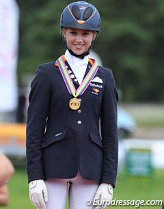 Sanne Vos wins individual test gold
