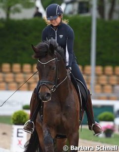 Dorothee Schneider schooling youngster First Romance