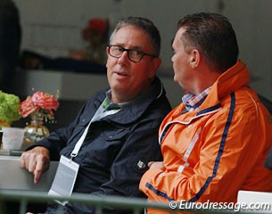 Former Dutch team trainer Wim Ernes visits the CDIO Rotterdam and chats with current team trainer Johan Rockx