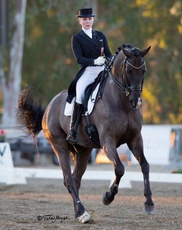 Sarah Runge and Dark Dynamic at the 2018 CDI-W Temecula :: Photo © Terri Miller