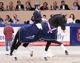 Bart Veeze and Imposantos win the 2018 KWPN Stallion Competition :: Photo © LL-foto