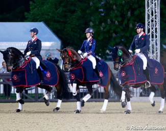 Hester, Dujardin and Hughes in the lap of honour for the 2018 CDI Windsor Grand Prix Kur :: Photo © Risto Aaltonen