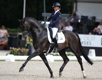 Emmelie Scholtens and Indian Rock at the 2018 World Young Horse Championships :: Photo © Astrid Appels