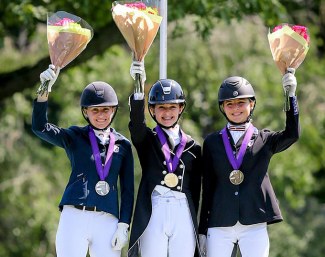 Dupell, Klepper, Rogers on the Junior Kur podium at the 2019 North American Youth Championships :: Photo © Meg McGuire