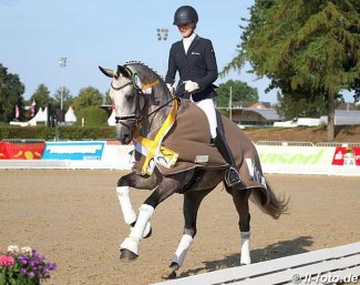 Beatrice Buchwand and Be Happy win the 4-yo Mare & Gelding division at the 2019 Hanoverian Young Horse Championships :: Photo © LL-foto