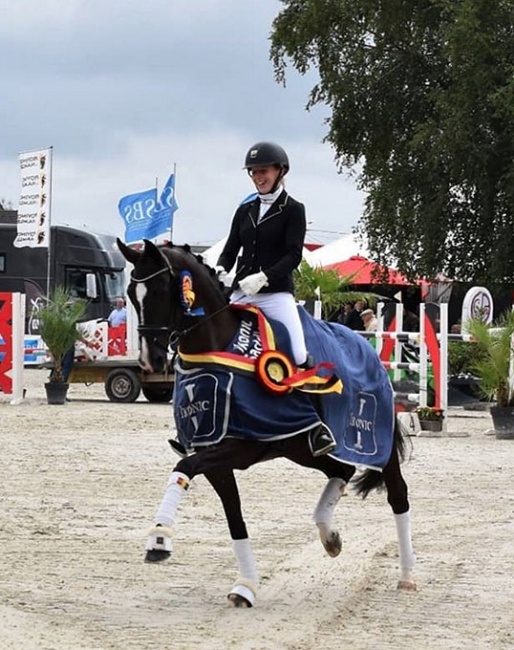 Flore de Winne and San Lora win the 4-year old division at the 2018 Belgian Young Horse Championships