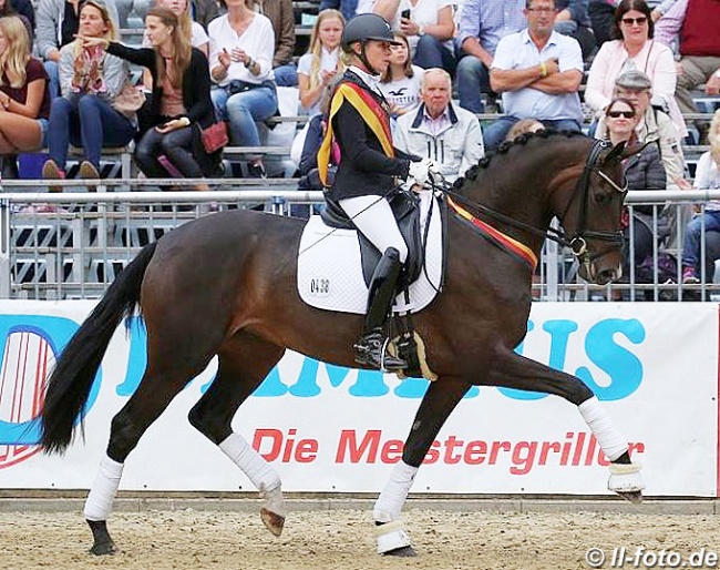 Sandra Kötter and Feingefühl at the 2018 Bundeschampionate :: Photo © LL-foto