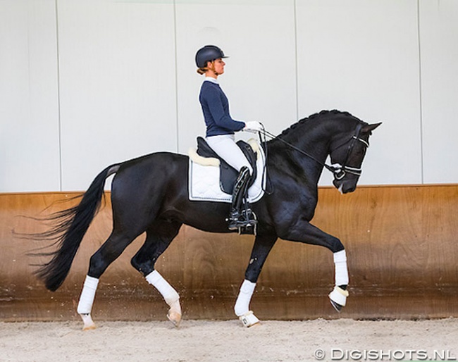 Adelinde Cornelissen and Jaqiedo/Approved :: Photo © Digishots
