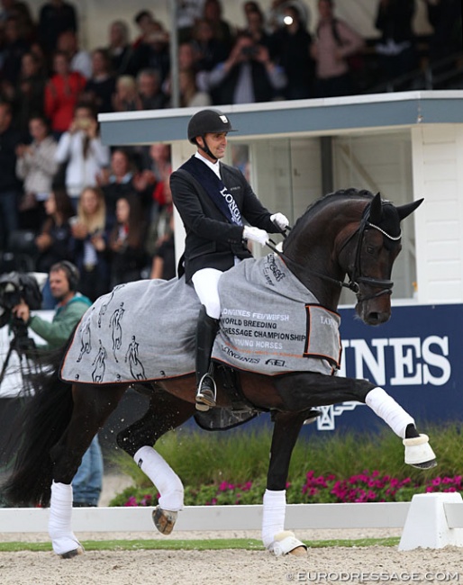 Andreas Helgstrand and Jovian win the 5-YO Finals at the 2019 World Young Horse Championships :: Photo © Astrid Appels