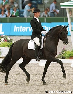 Dr. Ulf Möller and Sandro Hit at the 1999 World Young Horse Championships :: Photo © Dirk Caremans