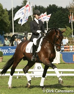 Majke van Grasstek and Santano win the 2006 Pavo Cup Finals :: Photo © Dirk Caremans