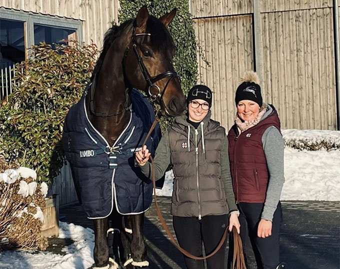 Victoria Schönhofen Goes Pro, Adds PSI Auction Horse Vie L'Amour to ...