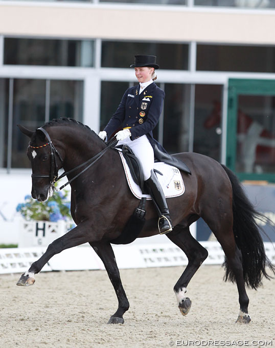 Sanneke Rothenberger's Deveraux OLD Retired from Sport