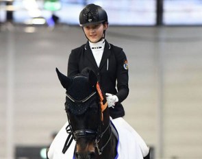 Emma Gömmer and Sir Robin Off Loxley win the junior division of the Preis der Zukunft at the 2019 CDN Munster Indoor :: Photo © Mirka Nilkens
