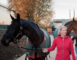 Laura Tomlinson arriving with Rosalie at Cranmore Farm :: Photo © Rupert Marlow
