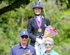 Callie Jones Receives 2019 Fiona Baan Memorial Trophy :: Photo © Meg McGuire