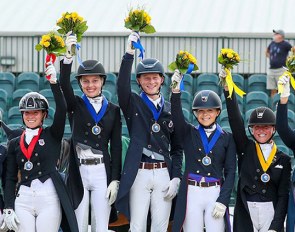 The winning CDIO under-25 team, Team USA “Stars and Stripes”: Emma Asher, Benjamin Ebeling and Rosemary Julian-Simoes :: Photo ©️ Susan Stickle.