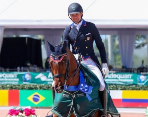 Endel Ots and Sonnenberg’s Everdance victory pass at the Global Dressage Festival Pam Beach Derby CDI 2020 :: Photo © Sue Stickle