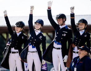 The Young Rider Team Gold medal winners of Region 7 :: Photo  USEF