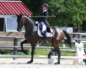 Julia Bouthoorn  and Choice Finch at the 2022 CDI Jardy :: Photo © Astrid Appels