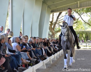 Pedro Torres demonstrating his principle of "opening the jacket" on Nero (by Riopele x Vasquito) at the first U.S Lusitano Conference at May Faire Oaks Farm in Loxahatchee, Florida :: Photos © Carmen Franco