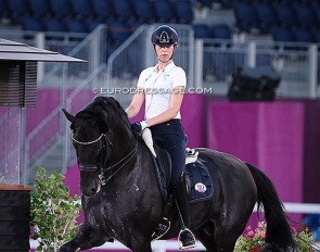 Back together - Simone Pearce and her 2021 Tokyo Olympic ride Destano :: Photo © Astrid Appels
