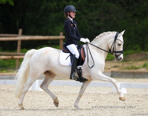 Mia Allegra Lohe on Tovdal's Golden Future Imperial in 2022 :: Photo © Astrid Appels