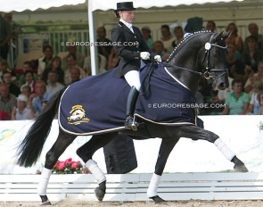 Jana Freund and Dramatic win the 2008 World Championships for young dressage horses :: Photo © Astrid Appels