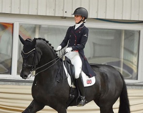 Jessie Kirby and Windy de la Roche competing in 2022 :: Photo © Kirby