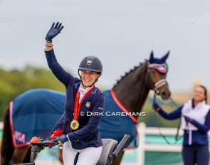 U.S.A.'s Rebecca Hart and Floratina win kur gold at the 2024 Paralympic Games :: Photos © Dirk Caremans