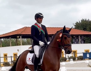 Frederico Mexia de Almeida and Quinto Imperio QB in the lap of honour at the 2024 Portuguese Young Horse Championship