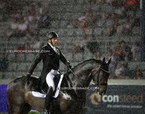 After almost 40 C° heat a thunderstorm broke out over Aachen with lightning and torrential downpours. Wim Verwimp and Jedai de Massa got the brunt of it :: Photo © Astrid Appels