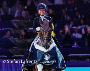 Charlott Maria Schürmann and Life Time win the Win 2025 Nurnberger Burgpokal Finals :: Photos © Stefan Lafrentz