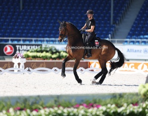 Cathrine Dufour and Mount St. John Freestyle schooling in Aachen :: Photo © Astrid Appels`