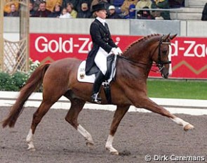 Nadine Capellmann on Farbenfroh :: Photo © Dirk Caremans